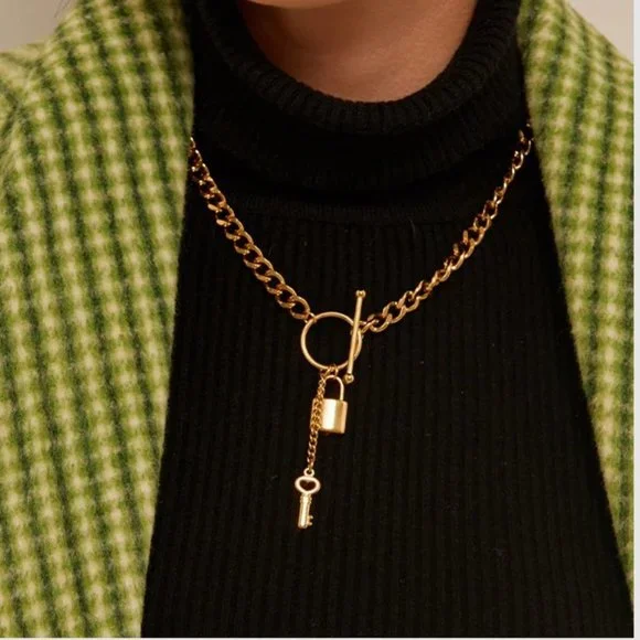 NEW 18K Gold Plated Lock Key Toggle Circle Bar Chunky Link Chain Necklace - Picture 3 of 5